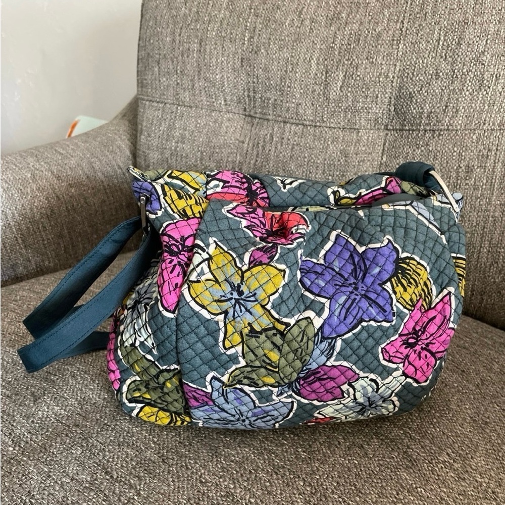Vera Bradley Crossbody - Picture 4 of 5